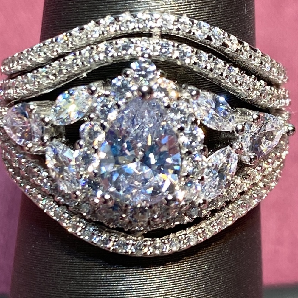 Bella Luce 10.00ctw White Diamond Simulant - Picture 5 of 11